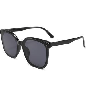 BRAND NEW* UMLIPOT Polarized women sunglasses
